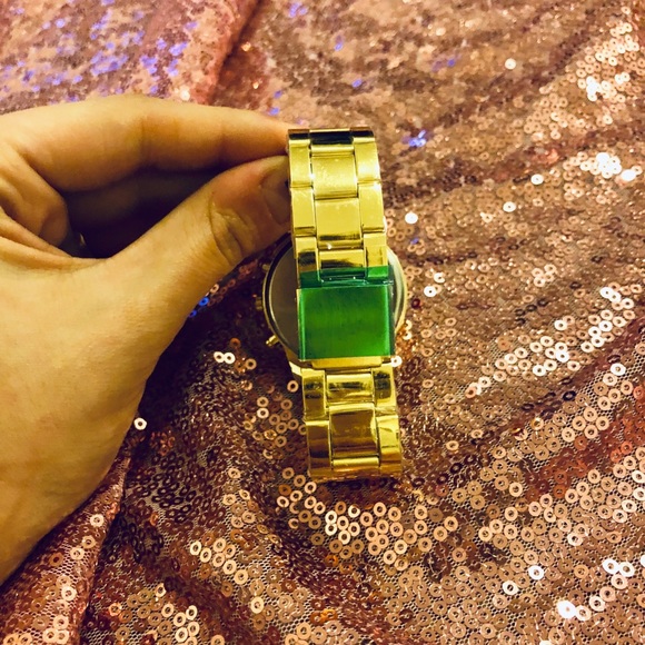 🌟Quartz Gold Plated Watch🌟 - Picture 3 of 7